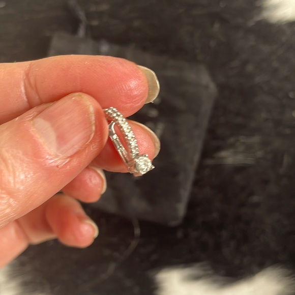 Jewelry - White gold/ diamond earring